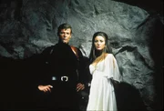 Ende gut, alles gut. Agent 007 (Roger Moore) und Solitaire (Jane Seymour) konnten den Unterweltboss zur Strecke bringen.