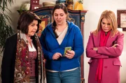 Uschi hofft, einen Weg zu finden, Sophias Video gegen Winkler verwenden zu k&ouml;nnen. Von links: Rosi (Brigitte Walbrun), Sophia (Patricia Freund) und Uschi (Silke Popp). Weiteres Bildmaterial finden Sie unter www.br-foto.de.