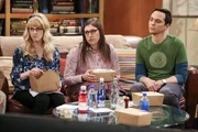 (v.l.n.r.) Bernadette (Melissa Rauch); Amy Farrah Fowler (Mayim Bialik); Sheldon Cooper (Jim Parsons)