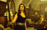 Evelyn (Rachel Weisz, l.) dachte, Imhotep besiegt zu haben und sich jetzt um ihren Sohn (Freddie Boath, r.) k&uuml;mmern zu k&ouml;nnen. Doch der Kampf geht weiter ...