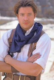 Auf seinem Weg durch die &auml;gyptische W&uuml;ste stolpert der Abenteurer Rick O'Connell (Brendan Fraser) zuf&auml;llig &uuml;ber die Ruinen der seit 3000 Jahren verschollenen Stadt Hamunaptra, und erweckt ungl&uuml;cklicherweise eine Mumie zum Leben ...