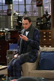 Als Penny von einem Heimatbesuch zurückkommt, erzählt sie, dass alle plötzlich krank wurden. Und es dauert nicht lange bis Hypochonder Sheldon (Jim Parsons) auch die ersten Anzeichen einer Grippe zeigt ... Als Penny von einem Heimatbesuch zurückkommt, erzählt sie, dass alle plötzlich krank wurden. Und es dauert nicht lange bis Hypochonder Sheldon (Jim Parsons) auch die ersten Anzeichen einer Grippe zeigt ...