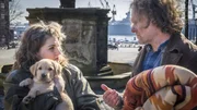 H&auml;ndler Hans Werkel (J&ouml;rg Zuch) will schnell ins Gesch&auml;ft kommen, doch Lara (Cheyenne Dumat) ist skeptisch. Ist dieser Welpe nicht viel zu jung?