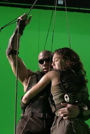 Bei den Dreharbeiten zu "The Chronicles of Riddick" ...