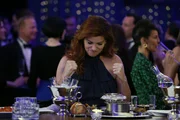 Als ein junger Mann mit 1.500 Dollar und etwas Marihuana in der Tasche &uuml;berfahren wird, muss Laura (Debra Messing) und ihre Team den Fall untersuchen ...
