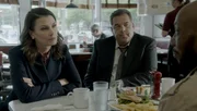 Erin Reagan Boyle (Bridget Moynahan, l.); Anthony Abetemarco (Steve Schirripa,r.)