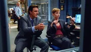 Mike Logan (Chris Noth) und Megan Wheeler (Julianne Nicholson) suchen den Mörder eines schmierigen Klatschreporters. Mike Logan (Chris Noth) und Megan Wheeler (Julianne Nicholson) suchen den Mörder eines schmierigen Klatschreporters.