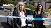 DI Liz Nyles (Siobhan Finneran, li.), DCI Hannah Wheatley (Katherine Kelly, re.)