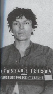 Dieser Killer macht vor nichts und niemandem Halt: Richard Rameriz, auch bekannt als "Night Stalker" terrorisiert in Los Angeles ... Dieser Killer macht vor nichts und niemandem Halt: Richard Rameriz, auch bekannt als "Night Stalker" terrorisiert in Los Angeles ...