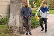 Captain Ray Holt (Andr&eacute; Braugher, l.); Jake Peralta (Andy Samberg, r.)