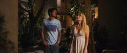 Als Sam (Andrew Garfield, l.) eines Abends seine neue Nachbarin Sarah (Riley Keough, r.) kennenlernt, verliebt er sich umgehend in sie.