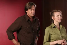 Kevin Sorbo als Nick Prescott, Yvette Nipar als Agent Kate Jensen
