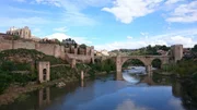 Toledo: Ansicht Puente de San Mart&iacute;n; das Zentrum der Bewegung der sogenannten &Uuml;bersetzerschule.