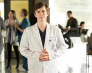 Dr. Shaun Murphy (Freddie Highmore) +++ Die Verwendung des sendungsbezogenen Materials ist nur mit dem Hinweis und Verlinkung auf RTL+ gestattet. Dr. Shaun Murphy (Freddie Highmore) +++ Die Verwendung des sendungsbezogenen Materials ist nur mit dem Hinweis und Verlinkung auf RTL+ gestattet.