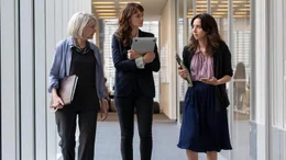 v.li.: Rebecca Corbett (Patricia Clarkson), Megan Twohey (Carey Mulligan) und Jodi Kantor (Zoe Kazan)
