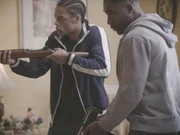 Zwei bewaffnete M&auml;nner