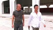 Michael (Jeffrey Donovan, r.) hat eine z&uuml;ndende Idee, wie er Ivans (Andrew Divoff) Vertrauen gewinnen kann.