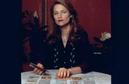 Madame Krusemark (Charlotte Rampling) besch&auml;ftigt sich mit okkulten Dingen.