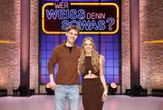 Die Kandidat:innen dieser Sendung: Webvideoproduzent und Influencer Levi Penell (l.) und die Fernseh- und Radiomoderatorin Lola Weippert (r.).