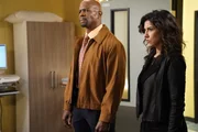 BROOKLYN NINE-NINE -- "Casecation" Episode 612 -- Pictured: (l-r) Terry Crews as Terry Jeffords, Stephanie Beatriz as Rosa Diaz -- (Photo by: Greg Gayne/NBC)