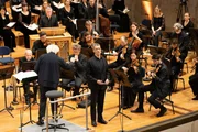 Sir Simon Rattle dirigiert die Matth&auml;uspassion: Chor und Symphonieorchester des Bayerischen Rundfunks erweisen sich abermals als h&ouml;chst flexible Klangk&ouml;rper mit herausragenden Solisten.
