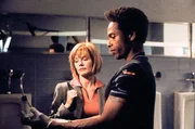 Warrick (Gary Dourdan) und Catherine (Marg Helgenberger) versuchen, die letzten Minuten im Leben einer Vermissten zu rekonstruieren.