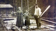 Fl&ouml;sser,  Familie aus Cadore um 1920.