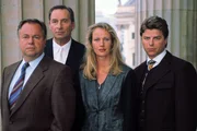 v.li.: Kriminalhauptkommissar Stefan Kehler (Wolfgang Bathke), Oberstaatsanwalt Dr. Gerhart Lotze (Henry van Lyck), Staatsanw&auml;ltin Charlotte Glaser (Britta Schmeling), Kriminalkommissar Peter Wolniak (Uwe Fellensiek)