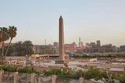 Ein Obelisk aus dem Mittleren Reich am urspr&uuml;nglichen Standort von Heliopolis