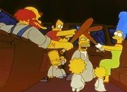 Willie (li.), Lovejoy (2.v.li.) und Marge schlagen auf Homer ein, um ihn bewusstlos zu machen.
