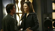 Bei ihren Ermittlungen statten Brennan (Emily Deschanel) und Booth (David Boreanaz) auch dem Nachtclub einen Besuch ab, in dem der Tote bei einer Talentshow aufgetreten ist. Und Brennan wagt sich dabei ans Mikro... Bei ihren Ermittlungen statten Brennan (Emily Deschanel) und Booth (David Boreanaz) auch dem Nachtclub einen Besuch ab, in dem der Tote bei einer Talentshow aufgetreten ist. Und Brennan wagt sich dabei ans Mikro...