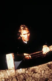 Eine ehemalige KGB-Agentin bringt MacGyver (Richard Dean Anderson) auf eine heiße Spur ... Eine ehemalige KGB-Agentin bringt MacGyver (Richard Dean Anderson) auf eine heiße Spur ...