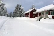 In Lappland, wo eigentlich irgendwie fast immer Winter ist, lebt Susanne. Sie fühlt sich der Kultur der Region stark verbunden. In Lappland, wo eigentlich irgendwie fast immer Winter ist, lebt Susanne. Sie fühlt sich der Kultur der Region stark verbunden.