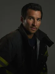 (2. Staffel) - Travis (Jay Hayden)