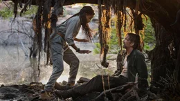 Meredith Samuels (Iyana Halley, l.); Martin Battles (Sharlto Copley, r.)