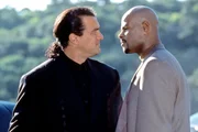 Jack (Steven Seaga, l.) kann seinen neuen Partner, Jim (Keenen Ivory Wayans), nicht ausstehen, und die Abneigung ist durchaus gegenseitig!