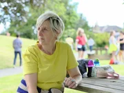 Bens Mutter Linda k&uuml;mmert sich aufopfernd um Ben und die Kinder und w&uuml;nscht sich nichts sehnlicher, als dass sie alle wieder gl&uuml;cklich werden.