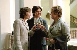Thekla Carola Wied (Maria Lieblich), Mona Seefried (Steffi Krieg), Katerina Jacob (Carola Bleibtreu)