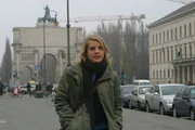 Ann-Kristin Leo als Studentin "Sophie" unterh&auml;lt sich mit Immanuel Kant "pers&ouml;nlich" &uuml;ber sein Werk.