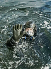 Diver waving.