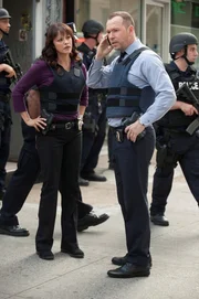 Zwei inhaftierte Frauen brechen aus dem Gef&auml;ngnis aus. Als Danny (Donnie Wahlberg, r.) erf&auml;hrt, dass es sich dabei um Rose handelt, die f&auml;lschlicherweise wegen Mordes an ihrem brutalen Ehemann verurteilt wurde, versucht er, f&uuml;r Gerechtigkeit zu sorgen.