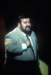 Mr. Budy Blake (Tom DeLuise) ist ein ber&uuml;hmter Entertainer.
