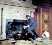 Jacques Bouvar (Bob Simmons, l.), James Bond (Sean Connery)