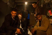 (v.l.n.r.) Leo Barnes (Frank Grillo); Senatorin Charlie Roan (Elizabeth Mitchell); Laney Rucker (Betty Gabriel); Marcos (Joseph Julian Soria); Joe Dixon (Mykelti Williamson)