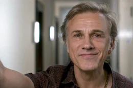 Waltz wei&szlig;, wie man einen glaubw&uuml;rdigen und beunruhigenden B&ouml;sewicht spielt, aber auch durchaus sympathische Charaktere wie den Bonvivant Dusan in &bdquo;Downsizing&ldquo;.