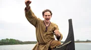 Julian ist selbst als Wikinger verkleidet und will alles &uuml;ber das Leben der Nordm&auml;nner rausfinden.
