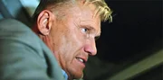 Im Bild: Matthew Sharpe (Dolph Lundgren)