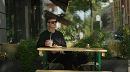 WESTDEUTSCHER RUNDFUNK K&Ouml;LN Essen als Religion, Vom Zwang, sich gesund zu ern&auml;hren - Ab dem 18.02.2026 in der ARD-Mediathek, Ein Film von Jakob Kneser und Eva Schultes Nils Binnberg: Viele Jahre hielt er sich an strengste Ern&auml;hrungsregeln. &copy; WDR/Leo Adass, honorarfrei - Verwendung gem&auml;&szlig; der AGB im engen inhaltlichen, redaktionellen Zusammenhang mit genannter WDR-Sendung und bei Nennung "Bild: WDR/Leo Adass" (S2+). WDR Kommunikation/Redaktion Bild, K&ouml;ln, Tel: 0221/220 -7132 oder -7133, Fax: -777132, bildkommunikation@wdr.de