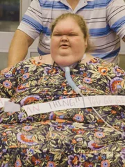 Die Familie &uuml;berrascht Tammy, bevor sie zur Operation geht.