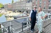 Tamina Kallert (r) und Host Peter im Maastrichter Sphinx-Viertel.